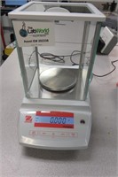 Ohaus Pioneer Analytical Balance