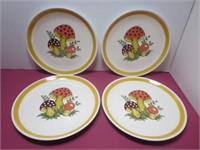 4 VTG 1977 Merry Mushrooms 9-3/8" Dinner Plates