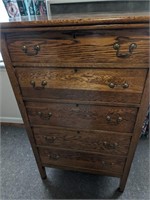Early 20thc 5 Drawer Dresser, Casters & Keyholes