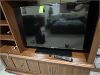 Samsung Flatscreen TV w/ Remote