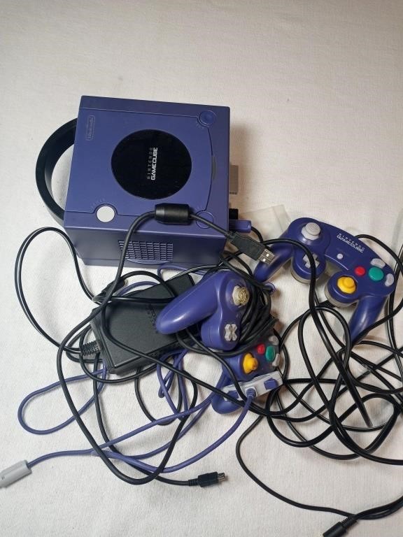 Nintendo GameCube w/extras
