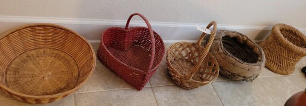 GROUP OF ASSORTED BASKETS, WOVEN, WICKER, MISC