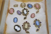 COLLECTION CAMEO STYLE BROOCHES