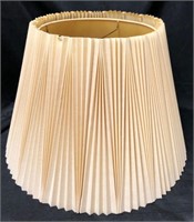 Pleated lampshade