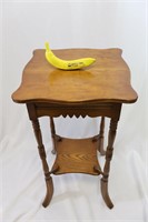 Victorian-era Oak Scalloped Side Table