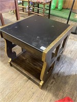 70s end table with gold accents 19“ x 19“ x 20“
