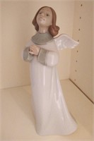 Lladro’ Plegaria An Angels Wish figurine with box