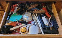 Contents of one kitchen drawer
