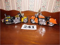 2 HARLEY DAVIDSON TOY MOTORCYCLES
