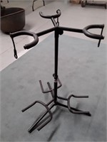 TRIPLE GUITAR STAND