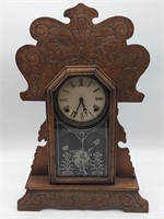 (L) Vintage Mantle clock with decorative glass,