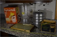 338: assorted kitchen items
