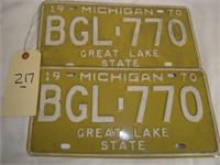 L217- Michigan 1970 Set of License Plates