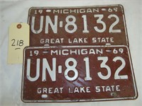 L218- Michigan 1969 Set of License Plates