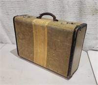 Vintage 21" Suit Case