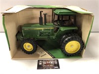 1/16 Ertl John Deere MFWD New Orleans