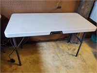 4ft lifetime folding table