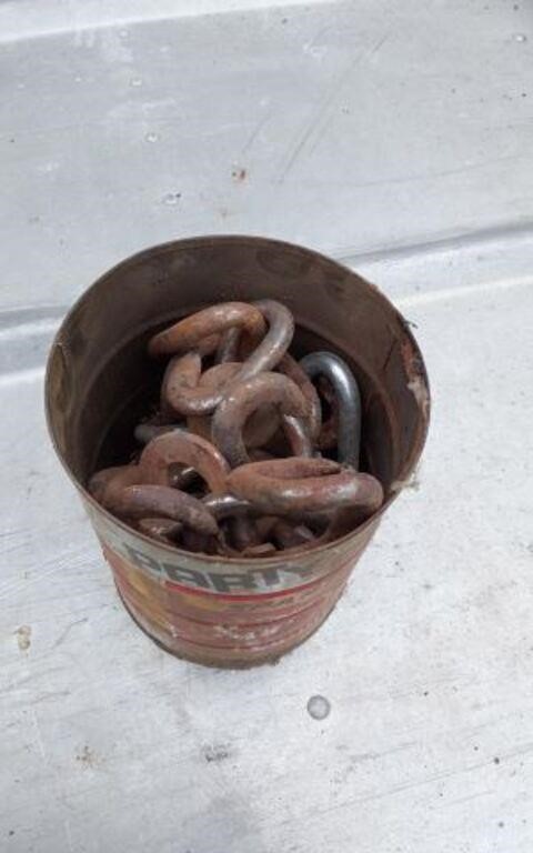 CAN OF HEAVY SMASH DOWN CHAIN LINKS