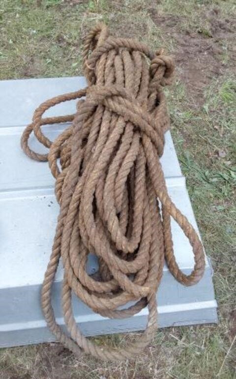 HEAVY TREE ROPE- UNSURE OF LENGTH