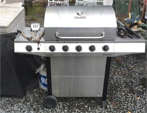 Nearly New Charbroil Performance Burner Gas Grill