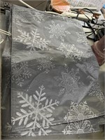 8 Christmas placemats