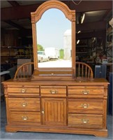 Nice USA Dixie Recollections Long Dresser With