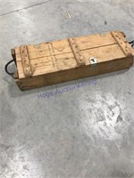Wood ammo box w/rope handles on end
