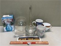 MIXED KITCHEN LOT WITH GLASS ANGEL IN BOX