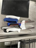 LOT - ASSORTED KITCHEN KNIVES