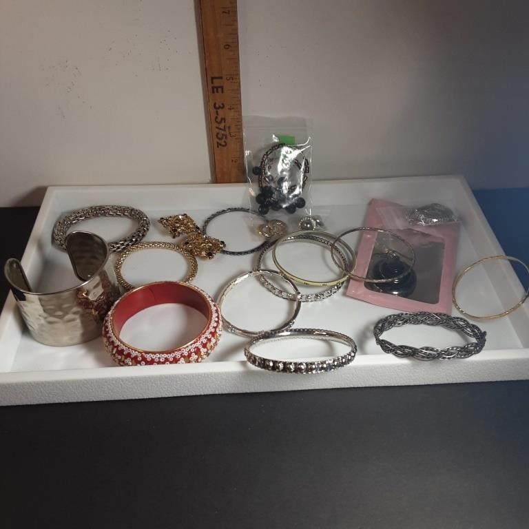 Jewelry lot J