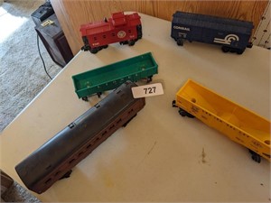 Lionel Plastic Train Pieces & Other