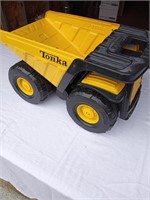 Giant Tonka Truck 19x11x12"