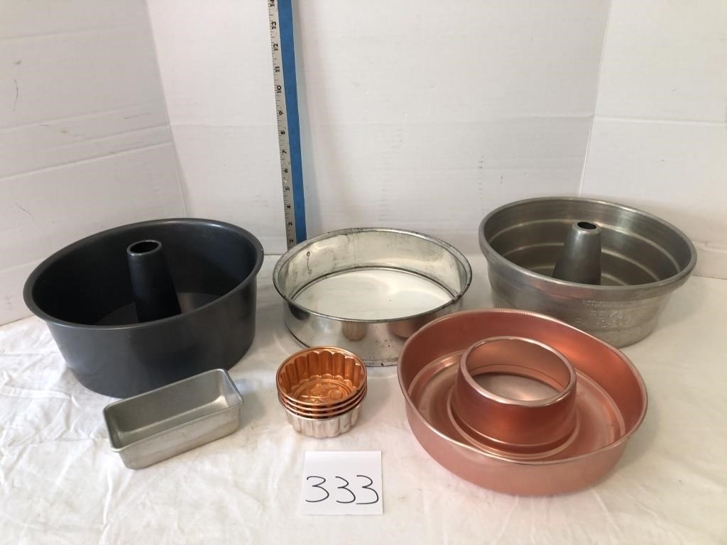 Pans, molds