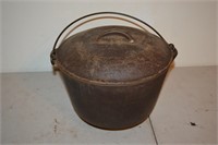 Unmarked Cast Iron #8 Bean Pot with Lid