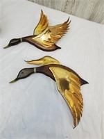 Pair of flying wood & metal duck décor - vintage