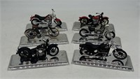 (6) Maisto Harley Davidson 1/18 Model Motorcycles