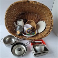 Kids Dishes, Baking Pans and Silverware Sets