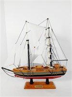 MODEL SAILBOAT "BLUENOSE"