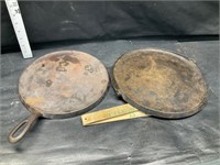 2 cast iron skillets