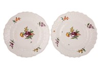 PAIR OF EARLY VIENNA PORCELAIN PLATES