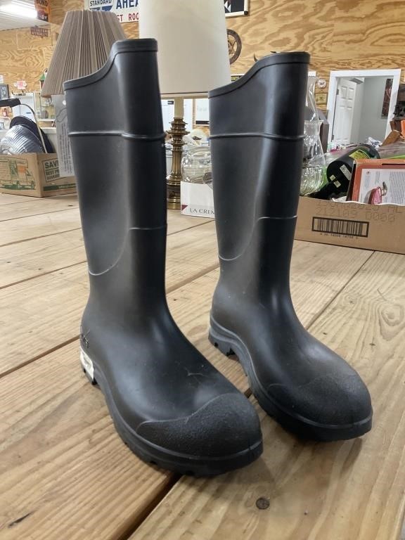 New Size 11 Rubber Boots