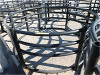 Round hay bale poly feeder, good condition