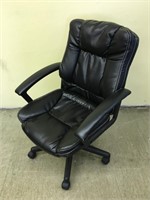 LIKE NEW ADJUSTABLE COMPUTER CHAIR - LEATHER?