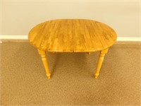 Solid pine table with 4 matching chairs and leaf