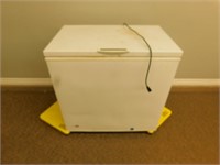Frigidaire heavy duty chest freezer 24X35X34