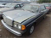 1982 Mercedes 300 WDBAB53A8CB000240 Silver