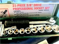 Cal-Hawk 21 Pc. 3/8 Drive Professional Socket Set