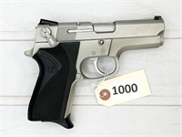 LIKE NEW Smith & Wesson model 6906 9mm pistol,