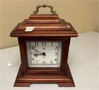 Elgin Battery Operated Mantel Clock