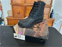 NEW black sz 9 "duck" style boots